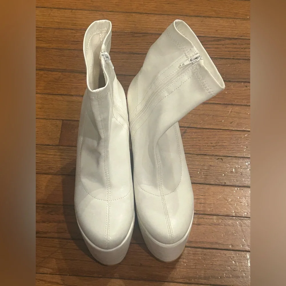 Azalea Wang Lovely White Platform Stretch Sock Vegan Bootie Size 8 - Picture 11 of 15